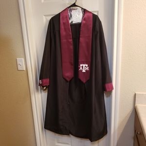 Texas A&M Graduation gown for 5'3" - 5'6" height